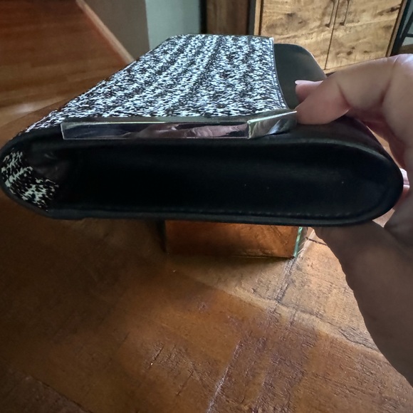 Vince Camuto Black Lula clutch ( Like New ) - Picture 5 of 8